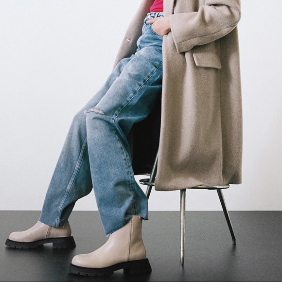 Zara FLAT LEATHER ANKLE LUG BOOTS W/ TRACK SOLES - Picture 3 of 6